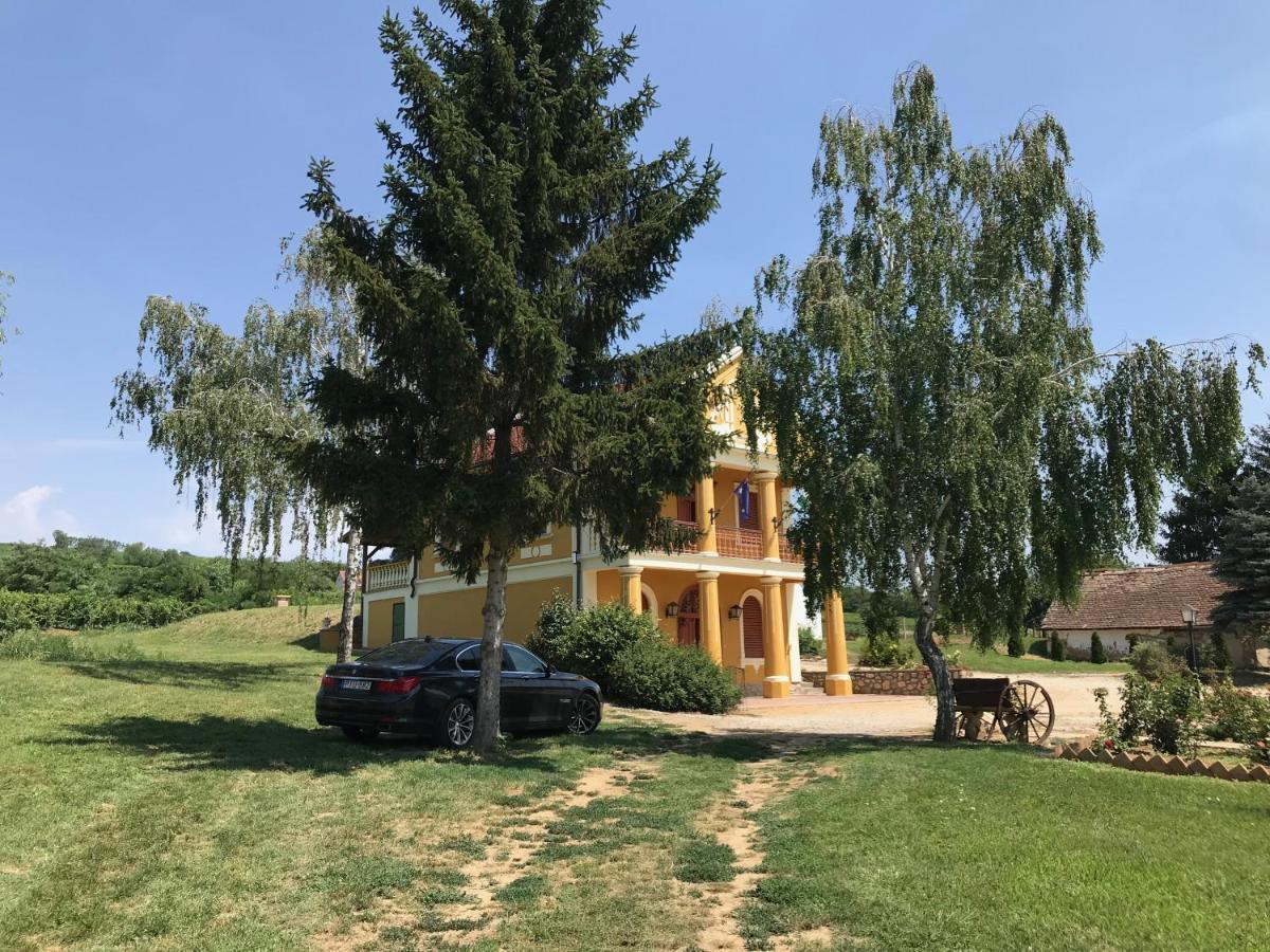 Joe Bacsi Rezidenciaja Lägenhet Kisharsány Exteriör bild